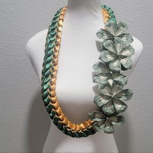Graduation Money Lei